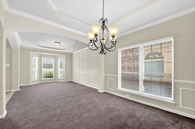 127 Lake Trail Drive, Red Oak, TX 75154