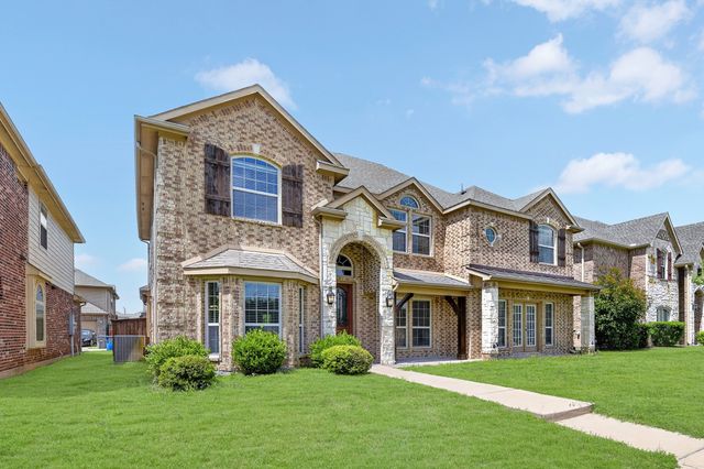 127 Lake Trail Drive, Red Oak, TX 75154