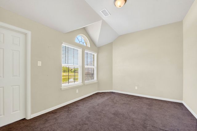 127 Lake Trail Drive, Red Oak, TX 75154