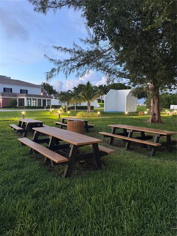 162 Westbury J 162, Deerfield Beach, FL 33442