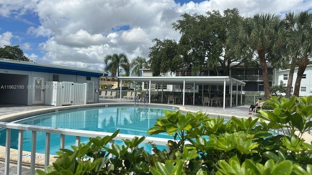 162 Westbury J 162, Deerfield Beach, FL 33442