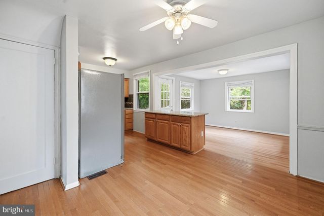 2918 MONROE PL, Falls Church, VA 22042
