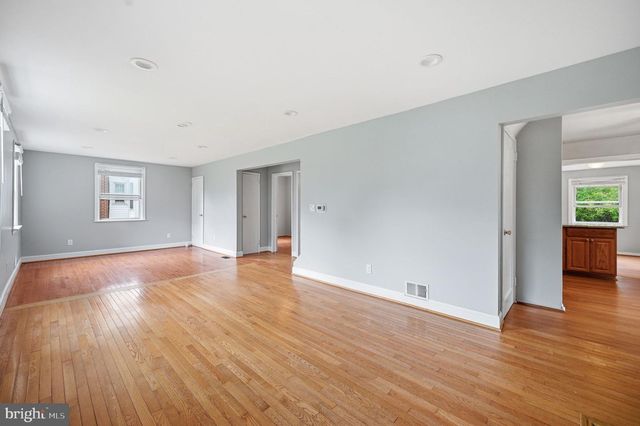 2918 MONROE PL, Falls Church, VA 22042