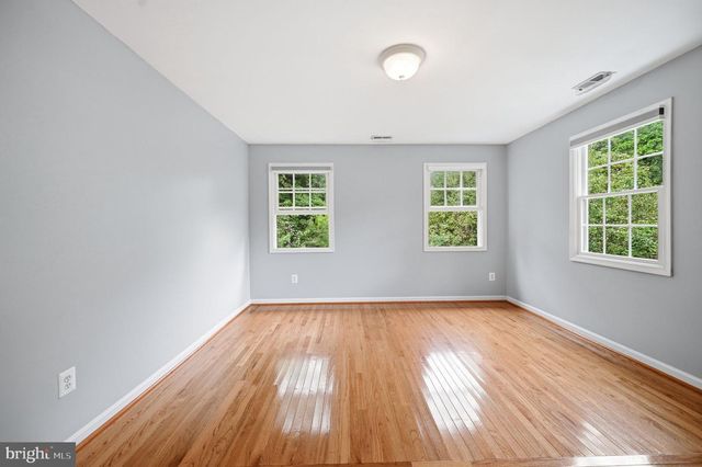 2918 MONROE PL, Falls Church, VA 22042