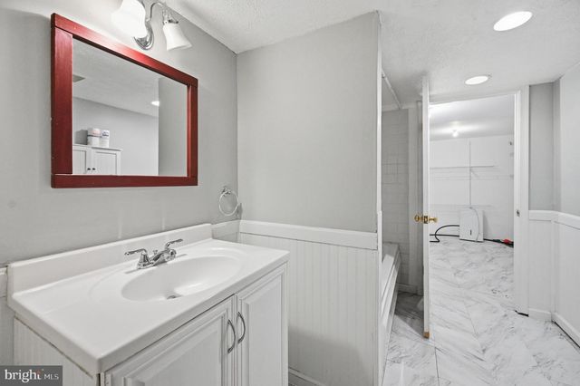 2918 MONROE PL, Falls Church, VA 22042