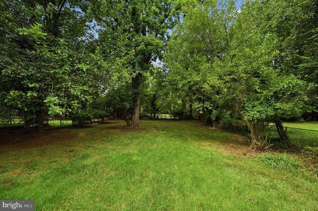 2918 MONROE PL, Falls Church, VA 22042