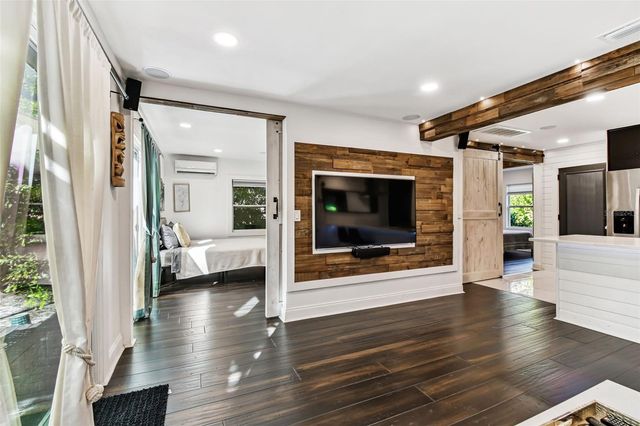 4636 3RD AVENUE S, St Petersburg, FL 33711