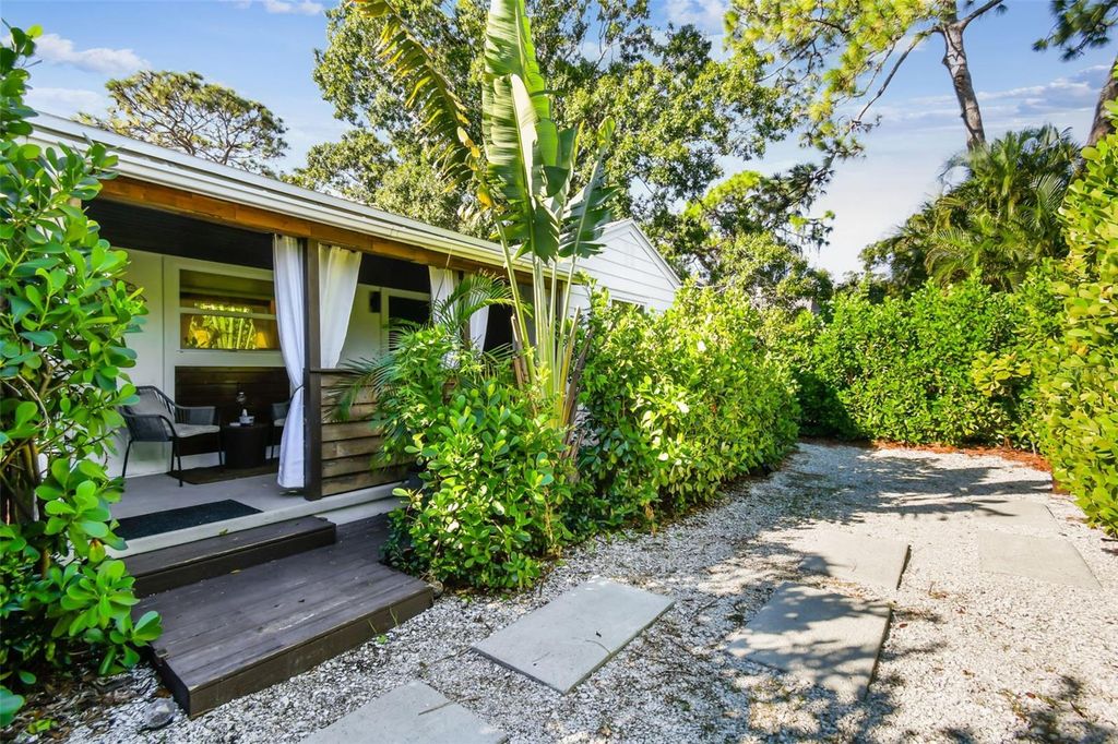 4636 3RD AVENUE S, St Petersburg, FL 33711