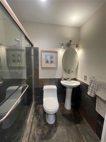 4050 NE 12th Ter 25-1, Oakland Park, FL 33334