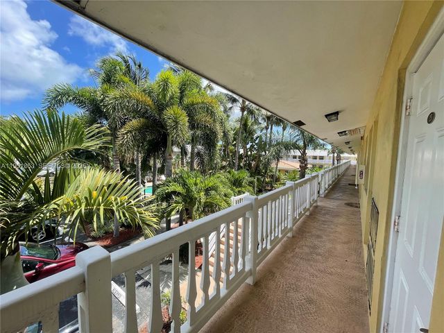 4050 NE 12th Ter 25-1, Oakland Park, FL 33334