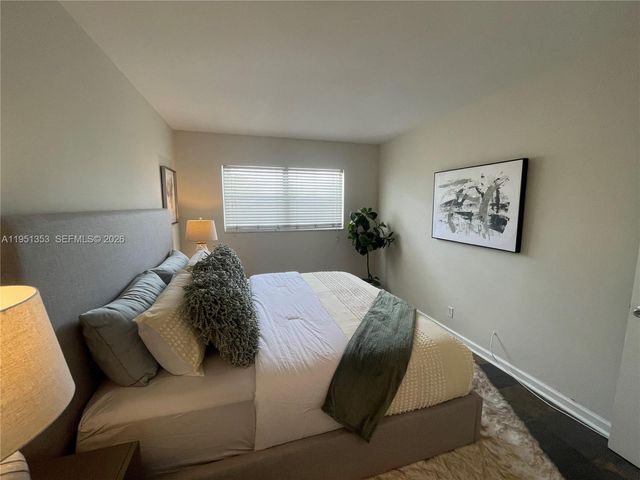 4050 NE 12th Ter 25-1, Oakland Park, FL 33334