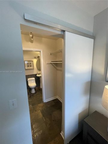 4050 NE 12th Ter 25-1, Oakland Park, FL 33334