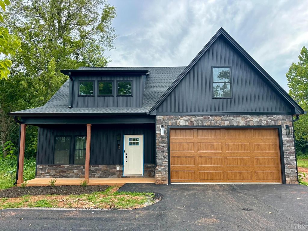 124 Riverside Dr, Lynchburg, VA 24503