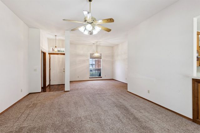1329 NW 9th Street, Moore, OK 73170