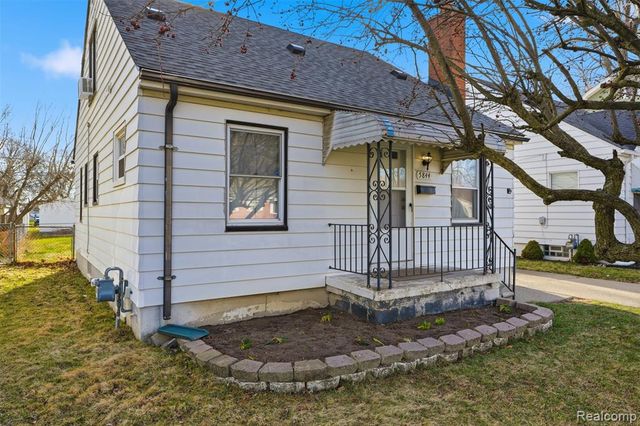 5844 Gilman Street, Garden City, MI 48135