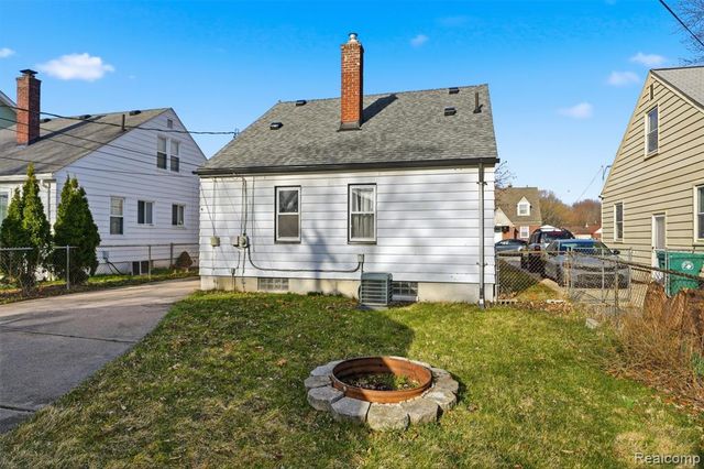 5844 Gilman Street, Garden City, MI 48135