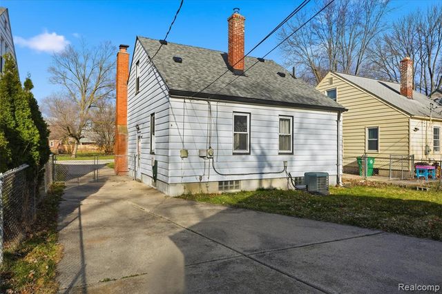 5844 Gilman Street, Garden City, MI 48135