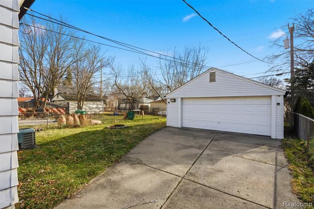 5844 Gilman Street, Garden City, MI 48135