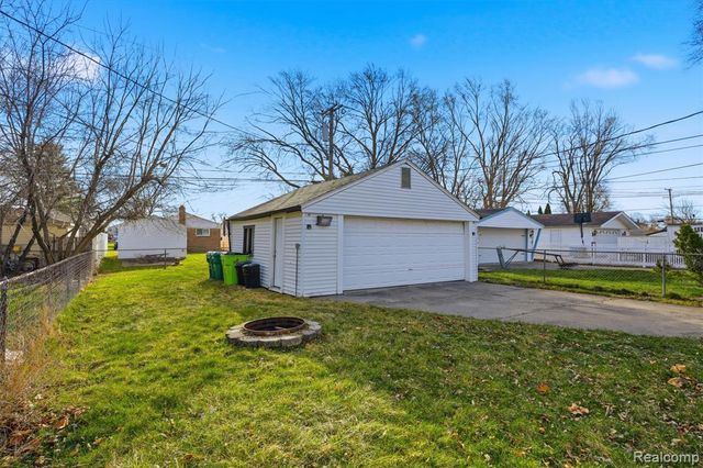 5844 Gilman Street, Garden City, MI 48135