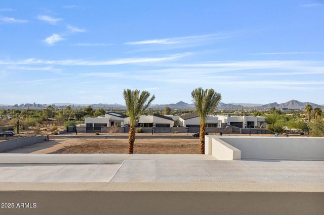 2305 E SOUTH MOUNTAIN Avenue, Phoenix, AZ 85042