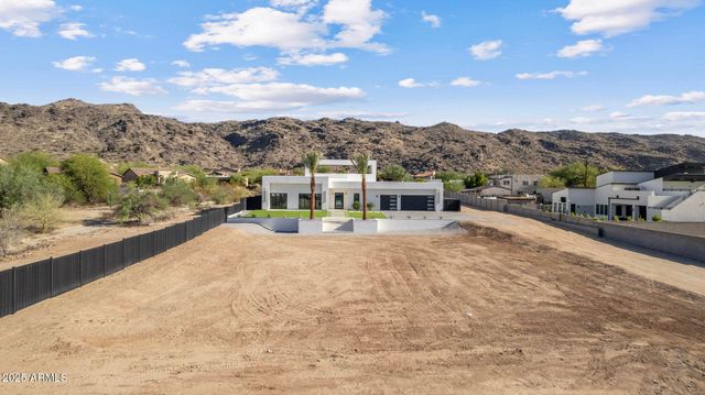 2305 E SOUTH MOUNTAIN Avenue, Phoenix, AZ 85042