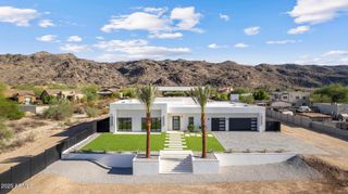 2305 E SOUTH MOUNTAIN Avenue, Phoenix, AZ 85042