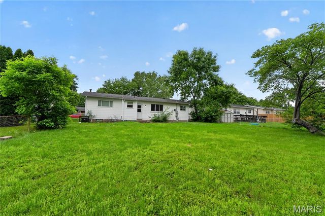 1055 Jackson Lane, St Louis, MO 63031