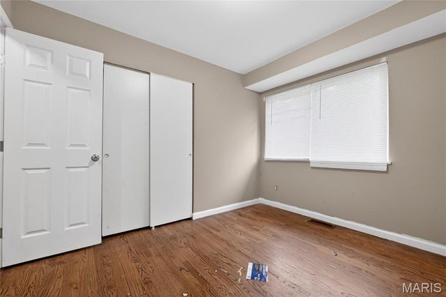 1055 Jackson Lane, St Louis, MO 63031