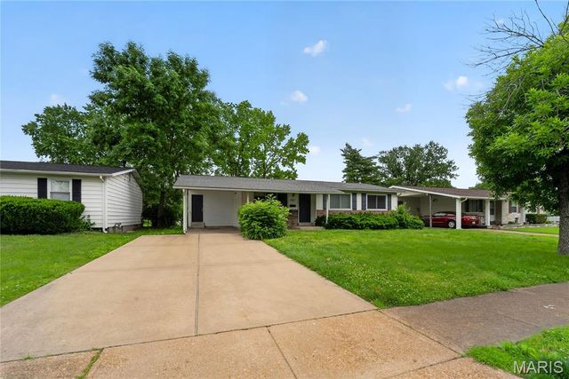 1055 Jackson Lane, St Louis, MO 63031