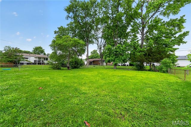 1055 Jackson Lane, St Louis, MO 63031