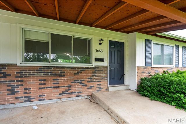 1055 Jackson Lane, St Louis, MO 63031