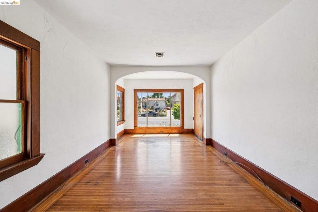 Image 10 of property listing at 1129 Marin Ave, Albany, CA 94706