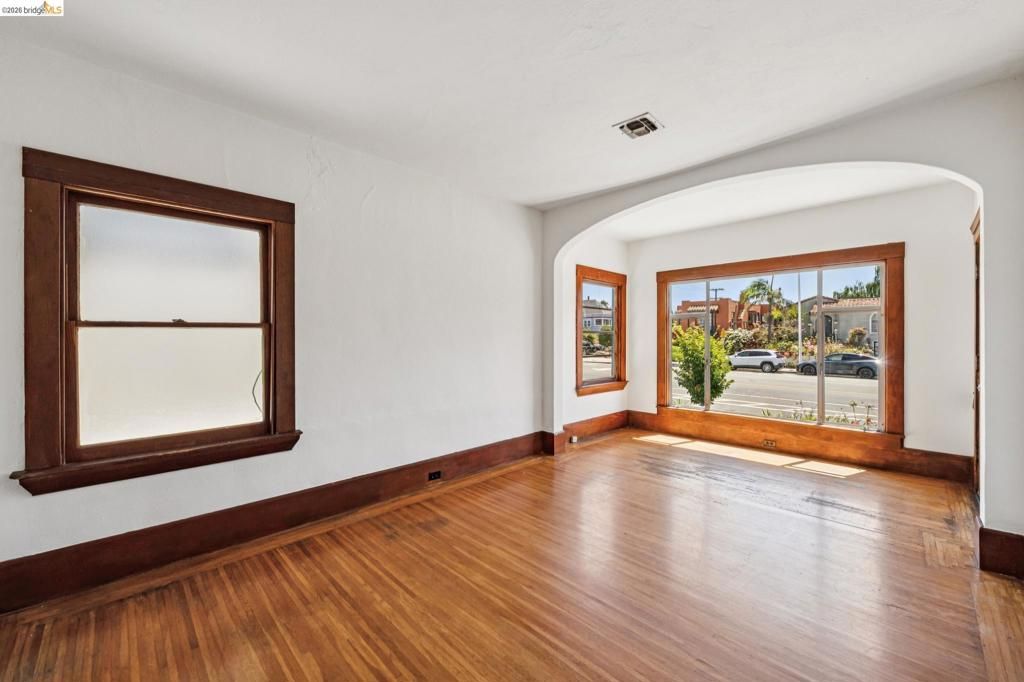 Image 11 of property listing at 1129 Marin Ave, Albany, CA 94706