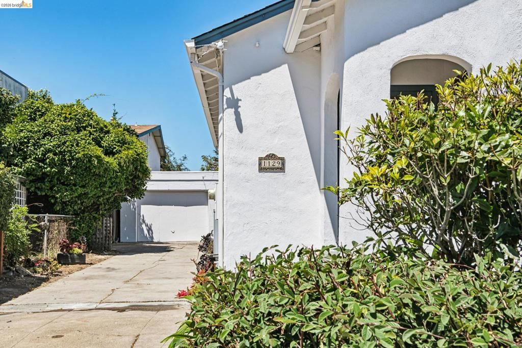 Image 2 of property listing at 1129 Marin Ave, Albany, CA 94706