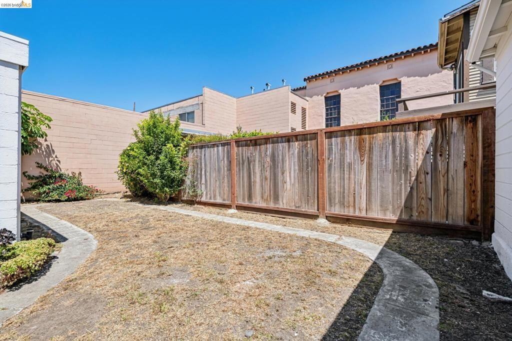 Image 33 of property listing at 1129 Marin Ave, Albany, CA 94706