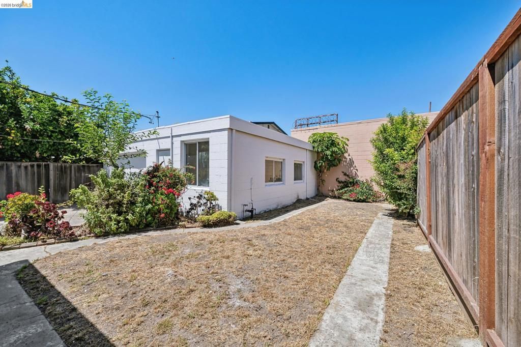 Image 34 of property listing at 1129 Marin Ave, Albany, CA 94706