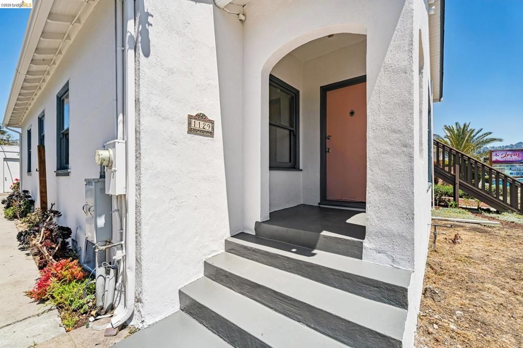 Image 5 of property listing at 1129 Marin Ave, Albany, CA 94706