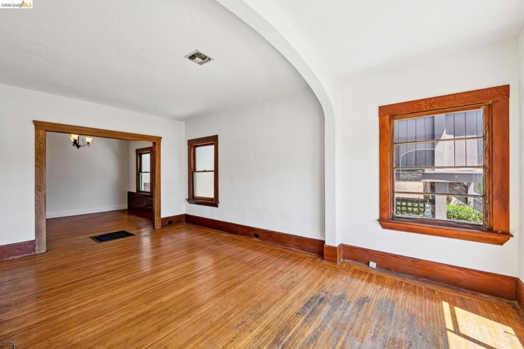 Image 8 of property listing at 1129 Marin Ave, Albany, CA 94706