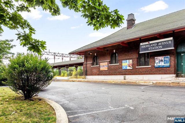 350 Scotland Road 106, Orange, NJ 07050