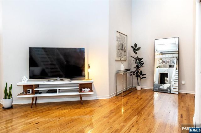 350 Scotland Road 106, Orange, NJ 07050