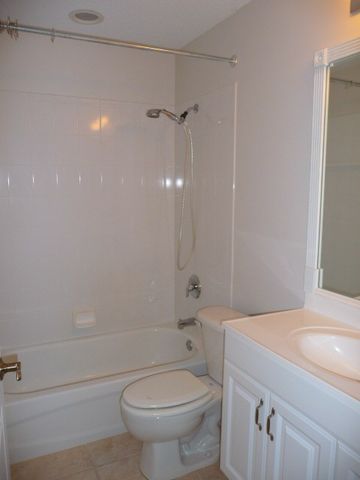 490 6th Street, Vero Beach, FL 32962