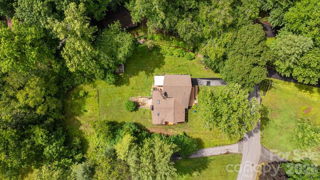 32 Mayfair Drive, Candler, NC 28715