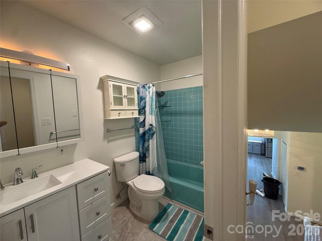 32 Mayfair Drive, Candler, NC 28715