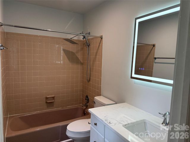 32 Mayfair Drive, Candler, NC 28715
