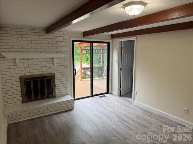 32 Mayfair Drive, Candler, NC 28715