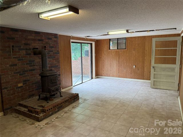 32 Mayfair Drive, Candler, NC 28715