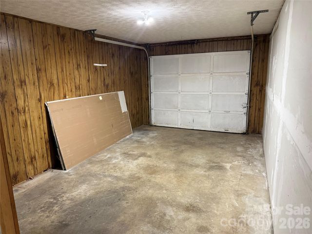 32 Mayfair Drive, Candler, NC 28715