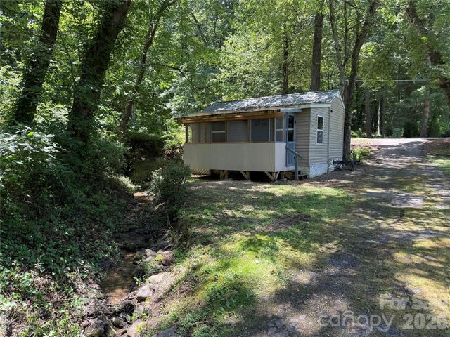 32 Mayfair Drive, Candler, NC 28715