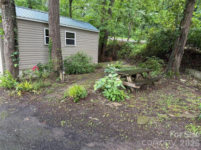 32 Mayfair Drive, Candler, NC 28715