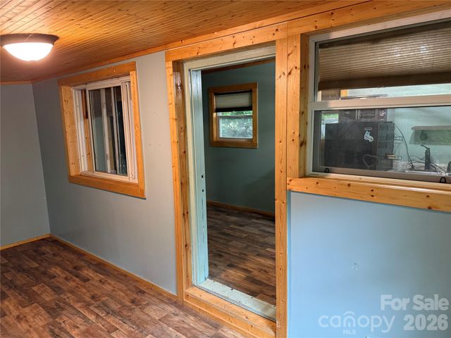 32 Mayfair Drive, Candler, NC 28715